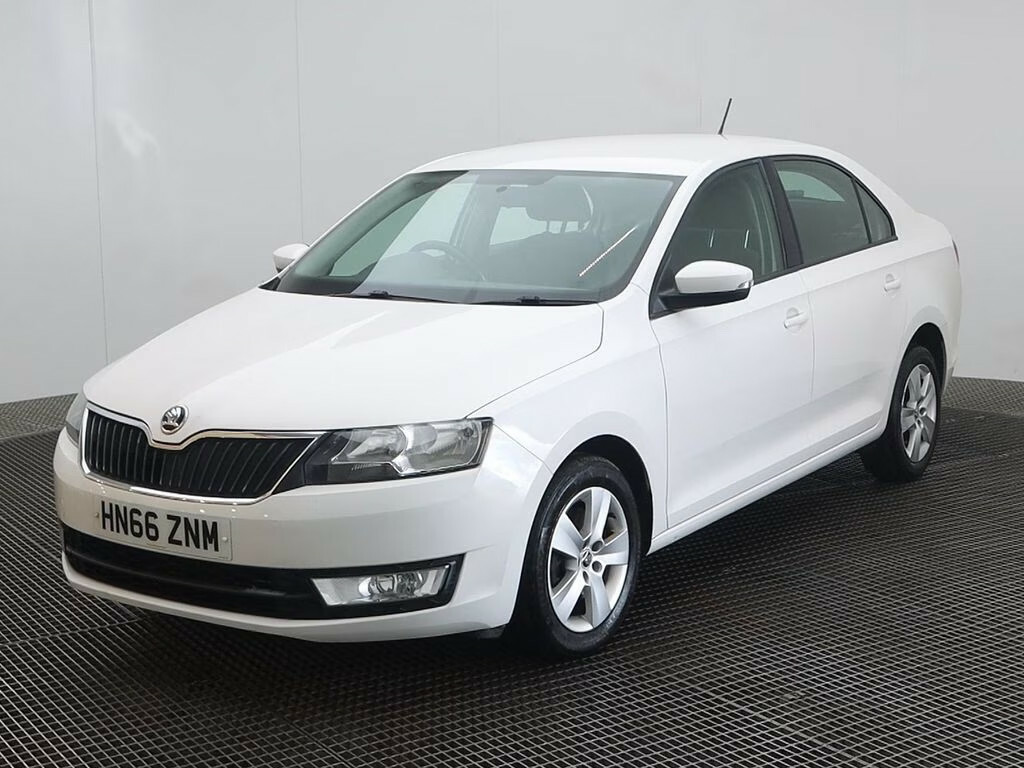 Skoda Rapid 1.6 Tdi Cr 115 Se Hatchback White #2