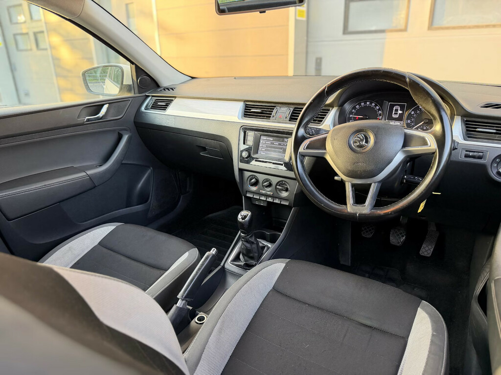 Skoda Rapid 1.2 Tsi 110 Se Red #10
