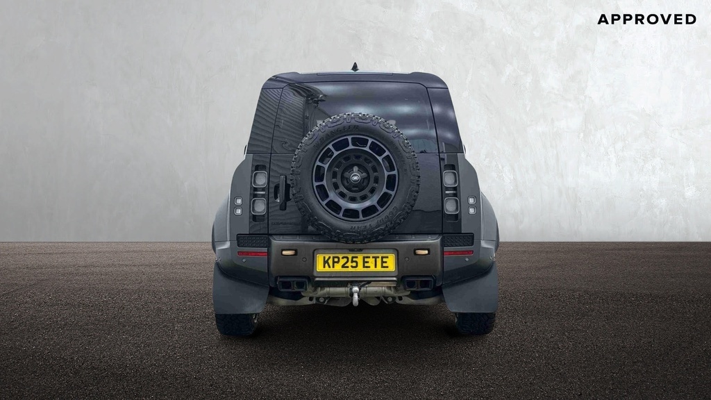Land Rover Defender 110 P635 Octa Edition One Faroe Green Green #6