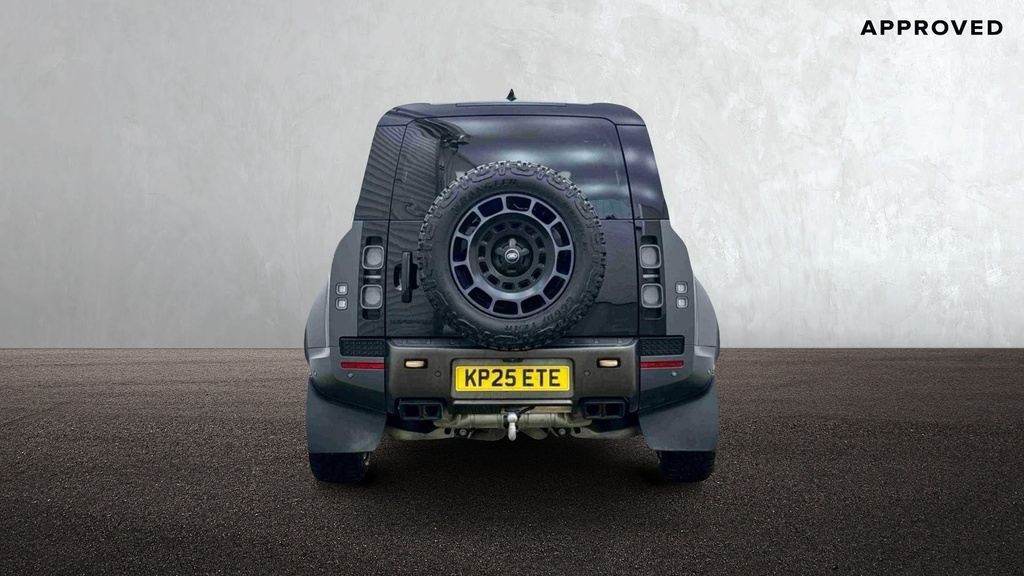 Land Rover Defender 110 P635 Octa Edition One Faroe Green Green #6