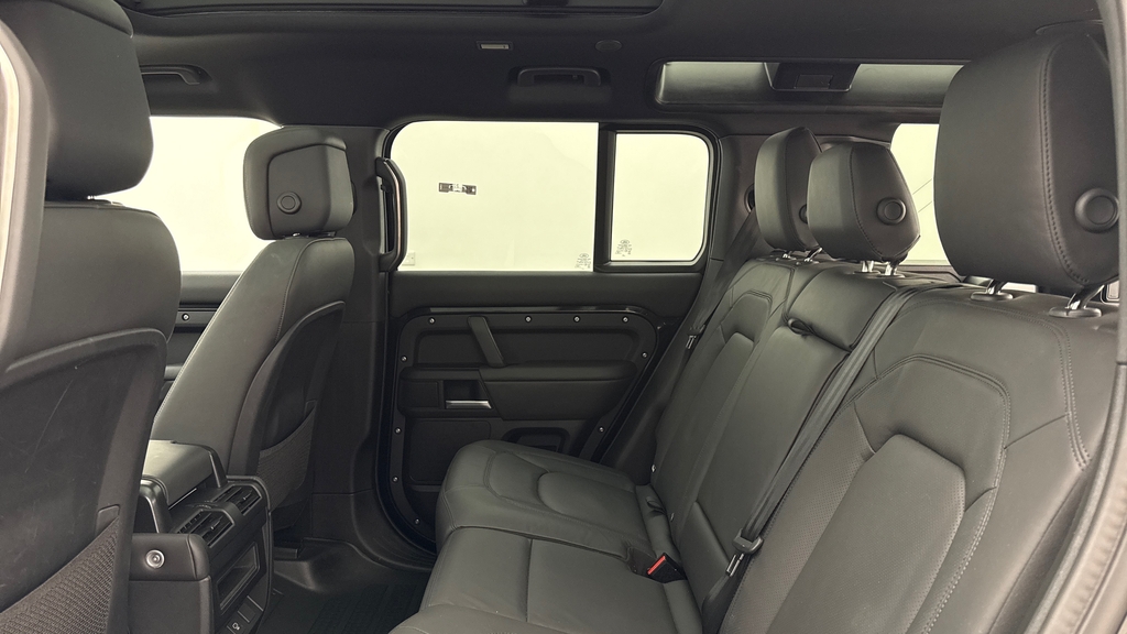 Land Rover Defender 110 P300e X-dynamic Hse Santorini Black KN25OUL Black #4