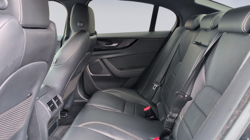 Jaguar XE P250 R-dynamic Black Santorini Black Black #4