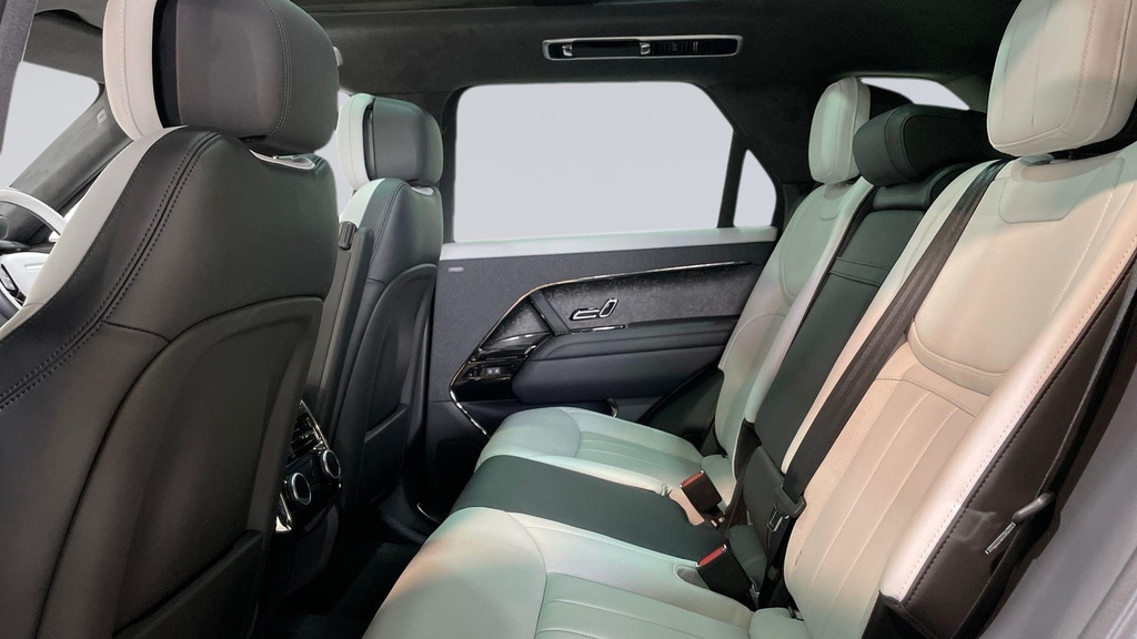 Land Rover Range Rover Sport P550e Santorini Black Black #4