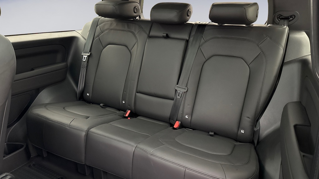 Land Rover Defender 90 D250 90 X-dynamic Hse Pangea Green Green #4