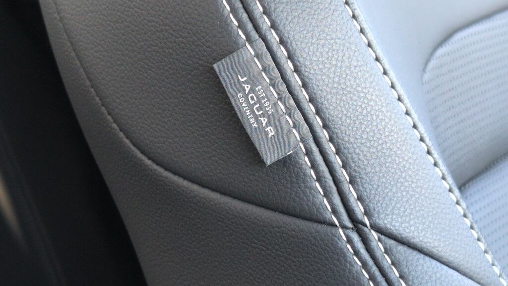 Jaguar XF R-dynamic Se Black Blue #42
