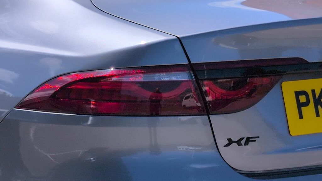 Jaguar XF R-dynamic Se Black Blue #19
