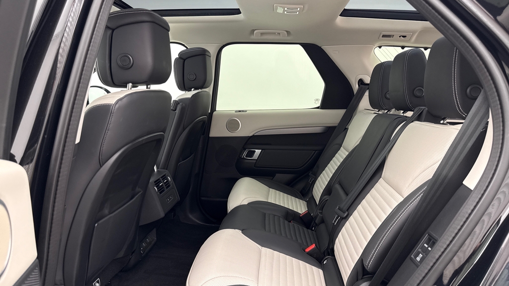 Land Rover Discovery D350 Dynamic Hse Santorini Black Black #4
