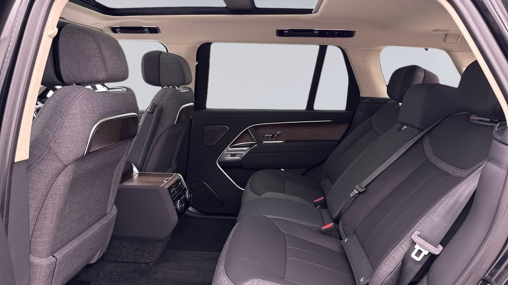 Land Rover Range Rover P400 Lwb Santorini Black Black #4