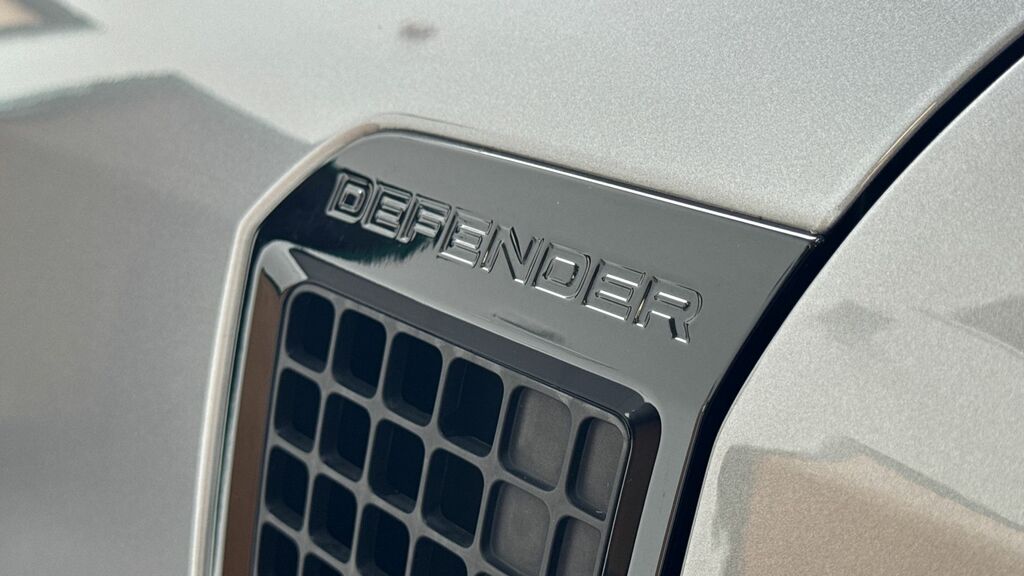 Land Rover Defender 130 X-dynamic Hse Grey #29
