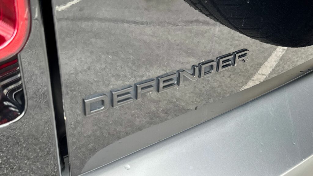 Land Rover Defender 110 X-dynamic S Green #22