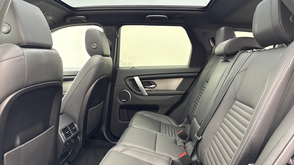 Land Rover Discovery Sport 2L Dynamic Se Black #4