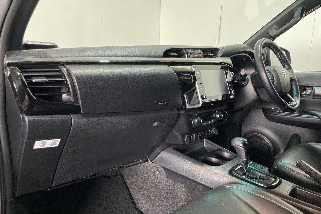 Toyota HILUX Pickup  #24