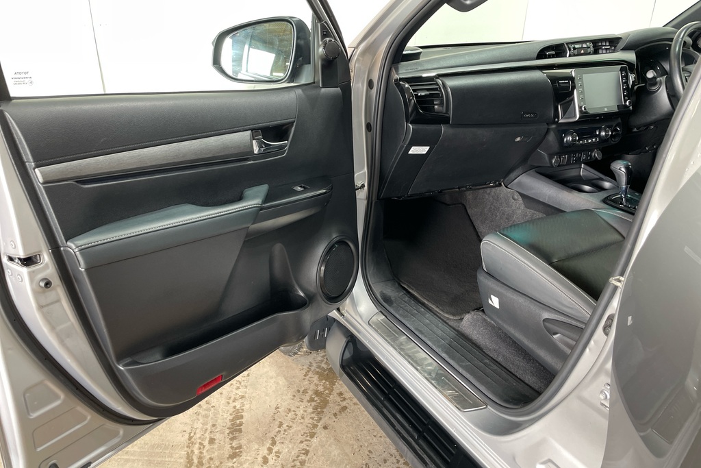 Toyota HILUX Pickup  #23