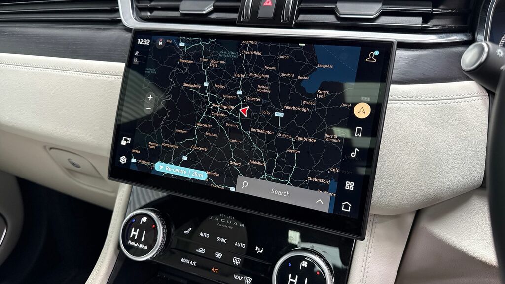 Jaguar F-Pace 2.0 P400e 19.3Kwh R-dynamic Se Black Suv Petro White #11