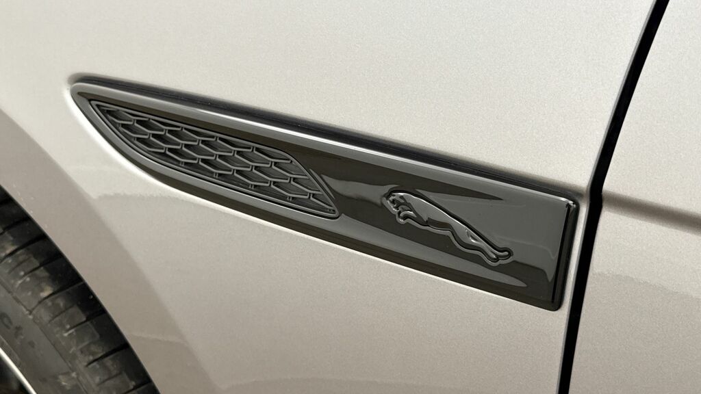 Jaguar F-Pace 2.0 P400e 19.3Kwh R-dynamic Se Black Suv Petro White #20