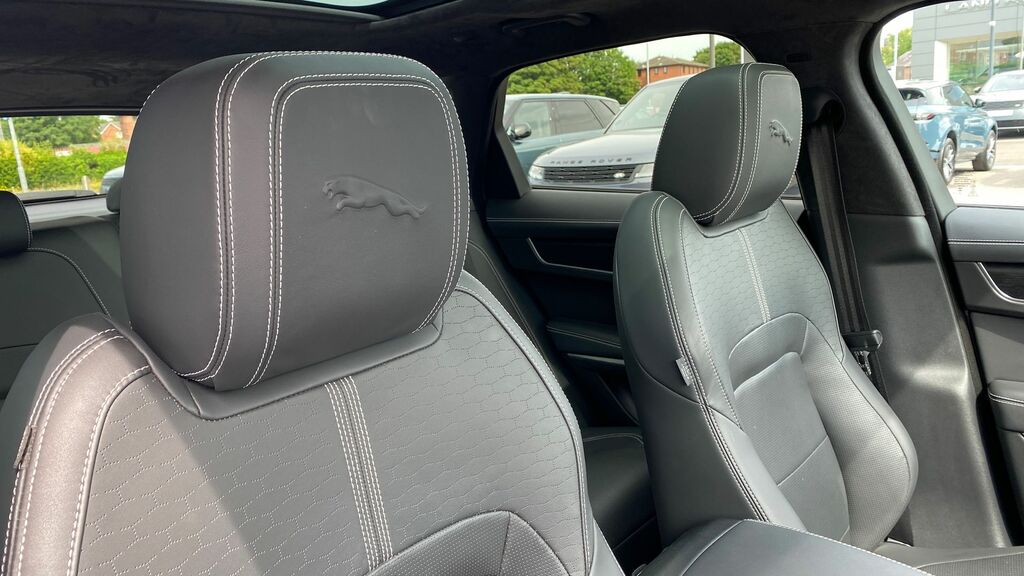 Jaguar F-Pace P400e 19.3Kwh R-dynamic Se Black Euro 6 Blue #25