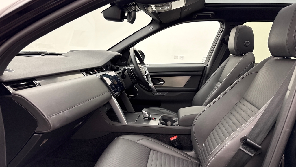 Land Rover Discovery Sport P270e Dynamic Hse Santorini Black Black #3