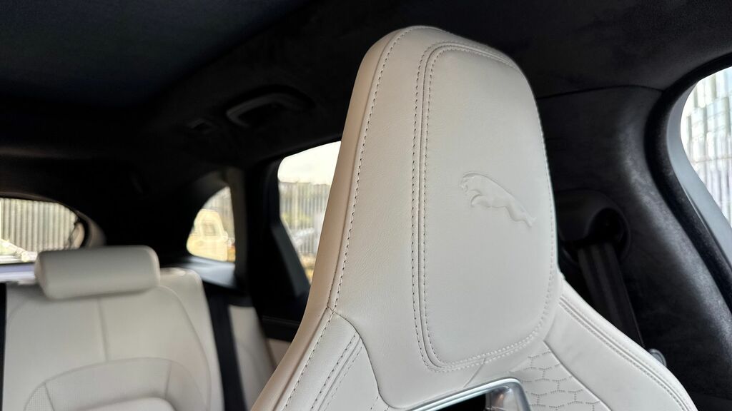 Jaguar F-Pace Jaguar Estate 5.0 V8 550 Svr Awd Panoram Black #42
