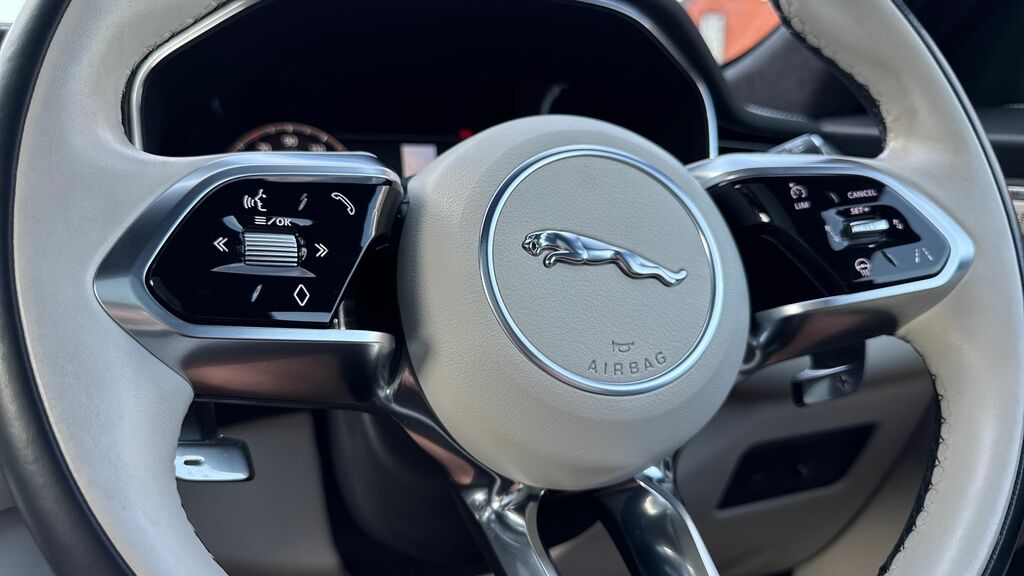 Jaguar F-Pace Jaguar Estate 5.0 V8 550 Svr Awd Panoram Black #29