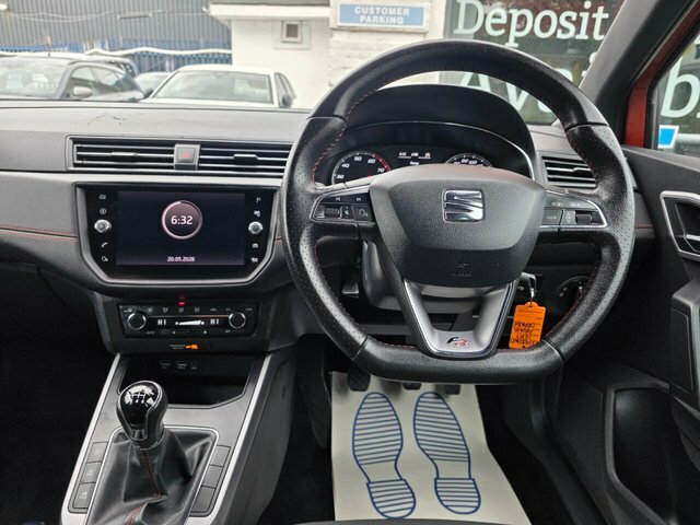 Seat Arona 1.6 Tdi Se Technology Lux 114 Bhp Red #23
