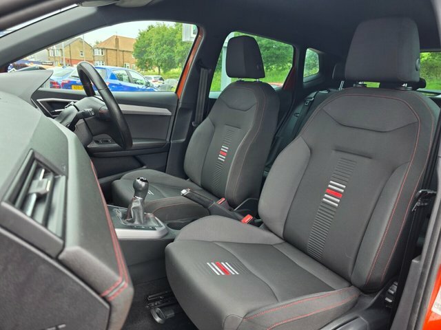 Seat Arona 1.6 Tdi Se Technology Lux 114 Bhp Red #17