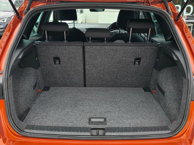 Seat Arona 1.6 Tdi Se Technology Lux 114 Bhp Red #48