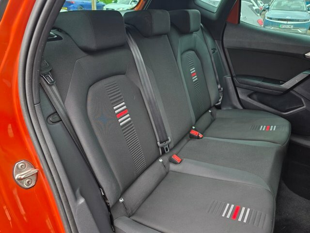 Seat Arona 1.6 Tdi Se Technology Lux 114 Bhp Red #19