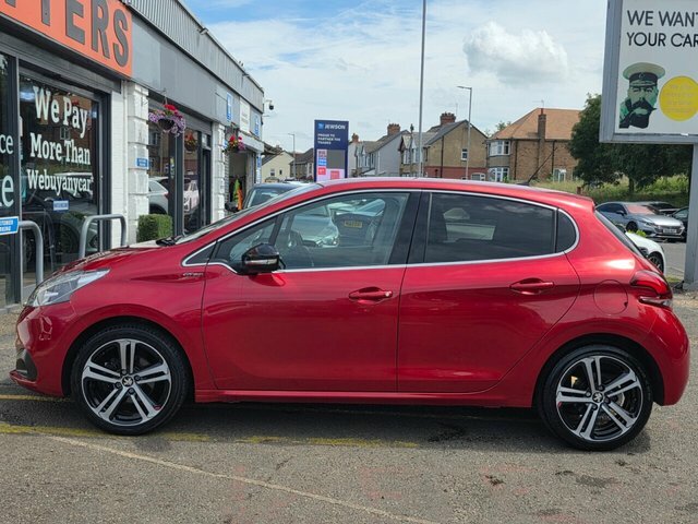 Peugeot 208 Puretech Gpf Gt Line GL68EEZ Red #6
