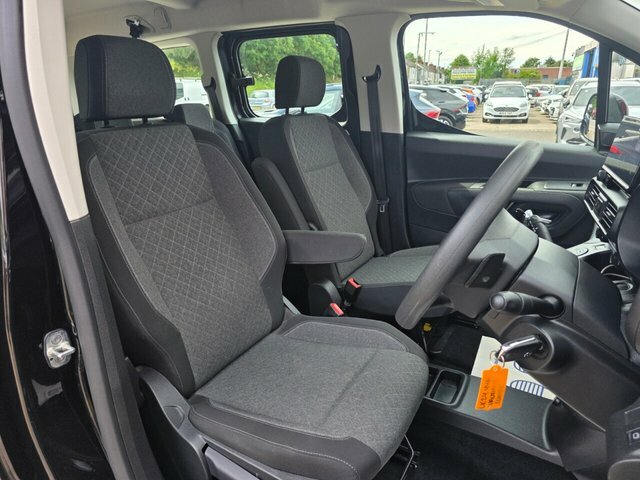 Vauxhall Combo-e Life 52Kwh Design Xl Mpv 7.4Kw Charg Blue #14
