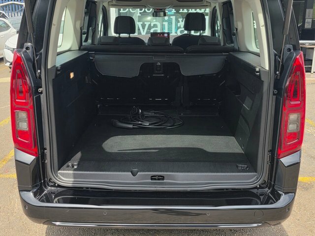 Vauxhall Combo-e Life 52Kwh Design Xl Mpv 7.4Kw Charg Blue #50