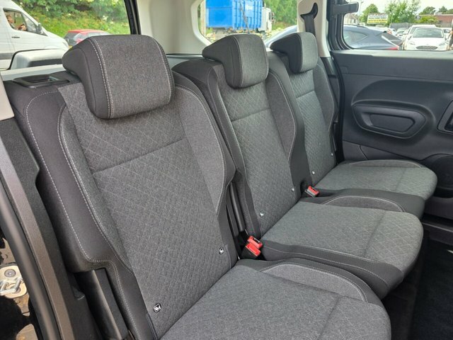 Vauxhall Combo-e Life 52Kwh Design Xl Mpv 7.4Kw Charg Blue #19