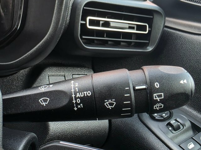 Vauxhall Combo-e Life 52Kwh Design Xl Mpv 7.4Kw Charg Blue #31