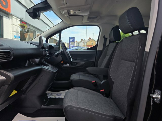Vauxhall Combo-e Life 52Kwh Design Xl Mpv 7.4Kw Charg Blue #18
