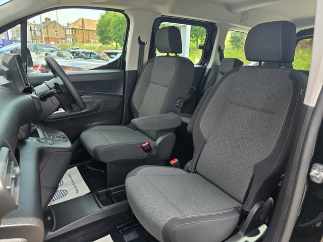 Vauxhall Combo-e Life 52Kwh Design Xl Mpv 7.4Kw Charg Blue #17