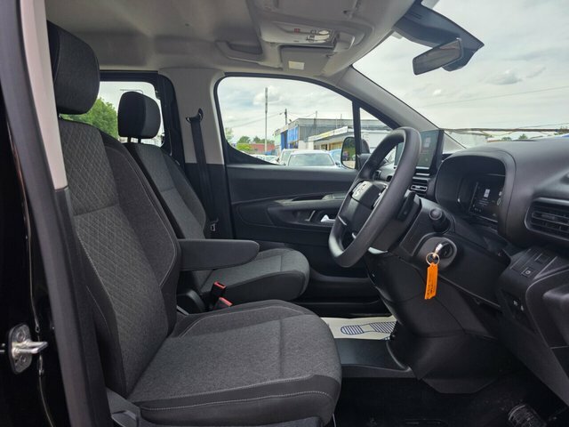 Vauxhall Combo-e Life 52Kwh Design Xl Mpv 7.4Kw Charg Blue #15