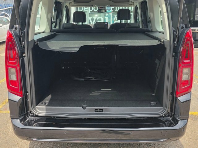 Vauxhall Combo-e Life 52Kwh Design Xl Mpv 7.4Kw Charg Blue #47