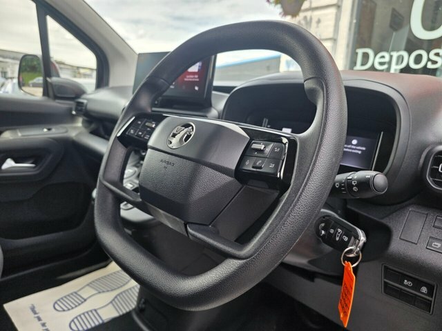 Vauxhall Combo-e Life 52Kwh Design Xl Mpv 7.4Kw Charg Blue #13