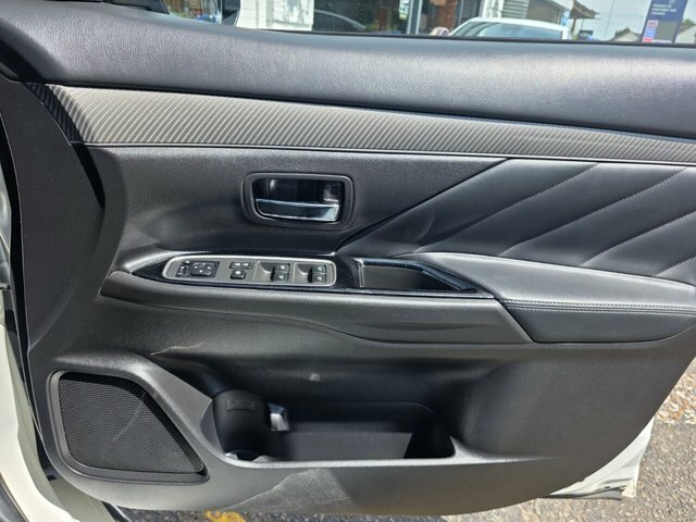 Mitsubishi Outlander Outlander Juro Phev Cvt Silver #40