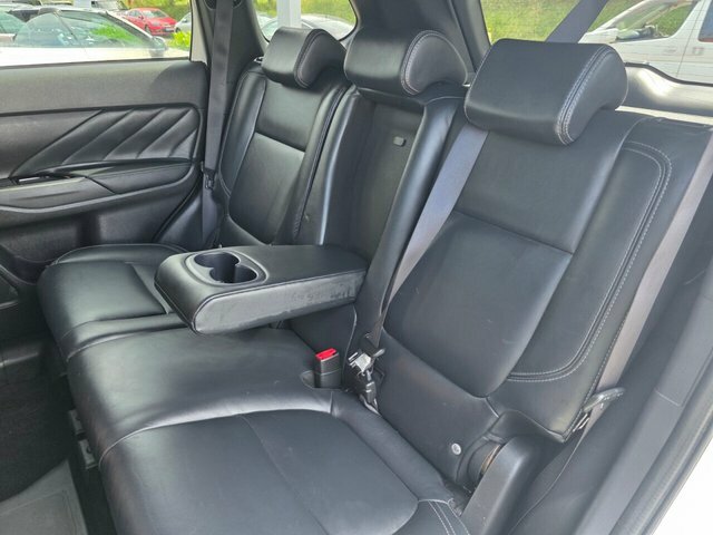 Mitsubishi Outlander Outlander Juro Phev Cvt Silver #24