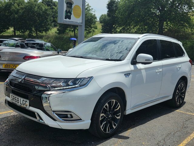 Mitsubishi Outlander Twinmotor 13.8Kwh 4H Suv White #6