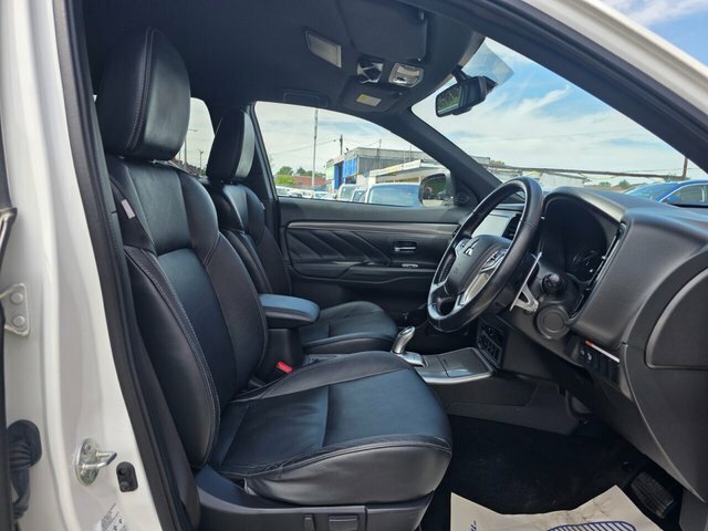 Mitsubishi Outlander Outlander Juro Phev Cvt Silver #17