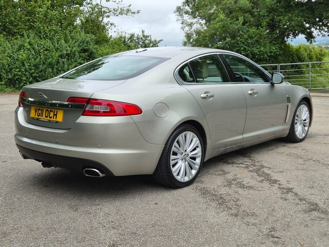 Jaguar XF 2011 3.0D V6 Premium Luxury Saloon Gold #4