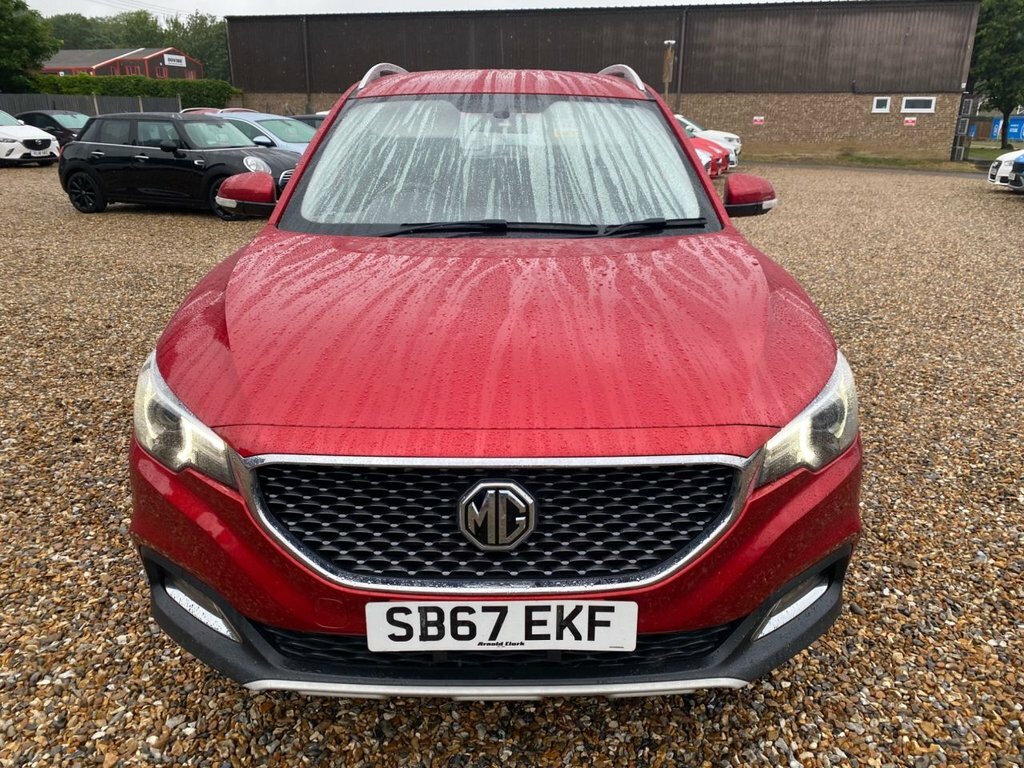 MG ZS 1.5L Exclusive Red #3