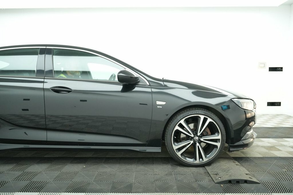 Vauxhall Insignia 2L Sri Vx Line Nav Black #3