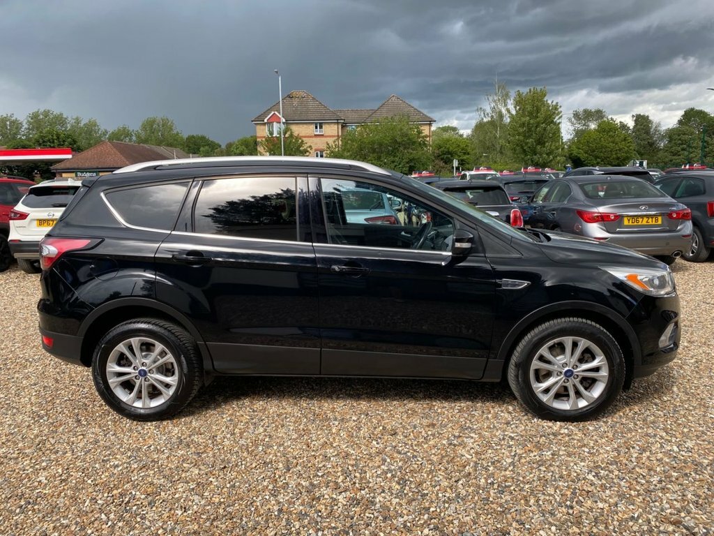 Ford Kuga 2L Titanium YT17LGD Black #4