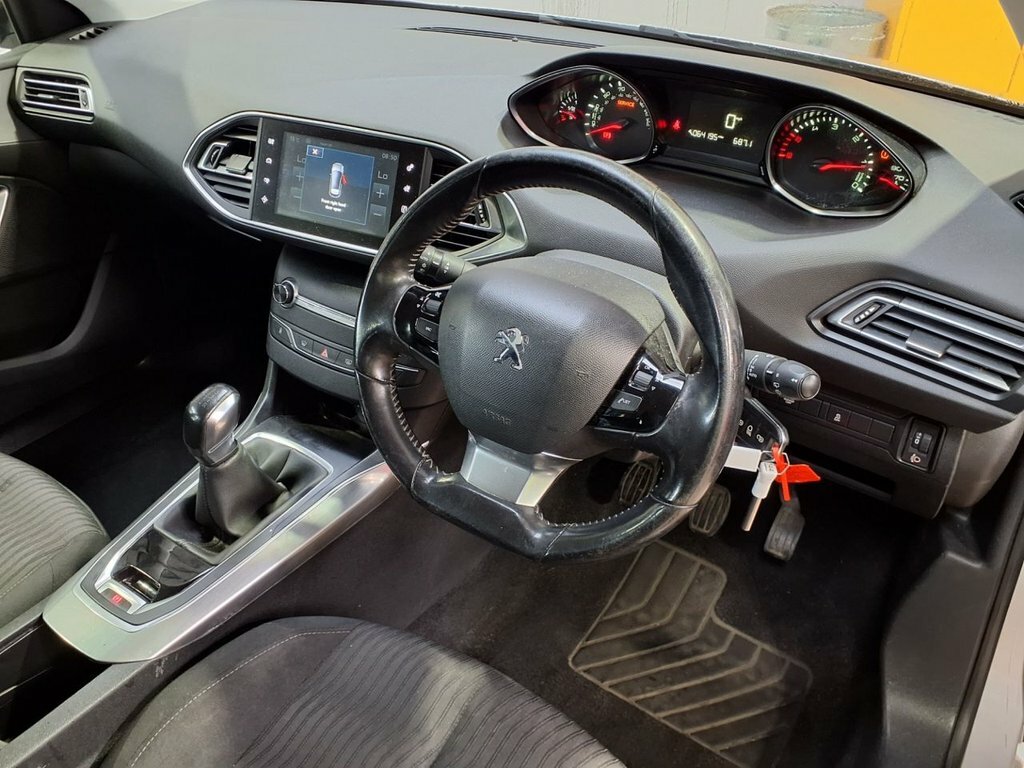 Peugeot 308 1.6 Hdi Active 92 Bhp Red #9