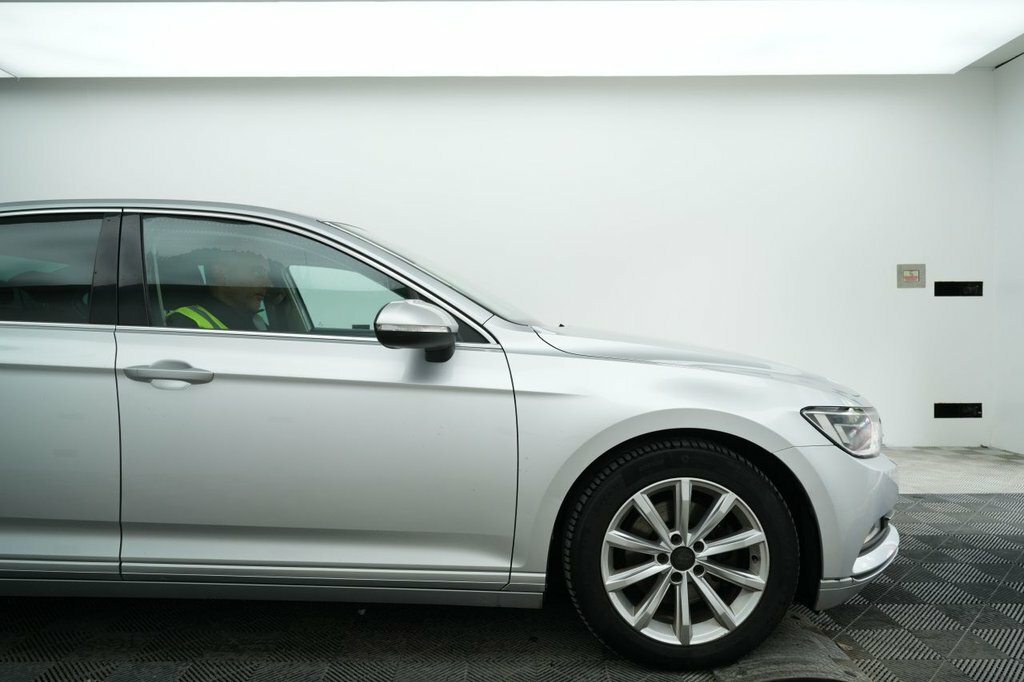 Volkswagen Passat 1.6L Se Business Silver #3