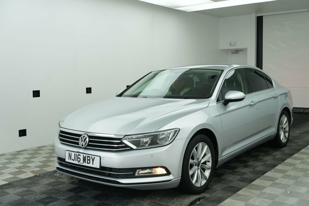Volkswagen Passat 1.6L Se Business Silver #2