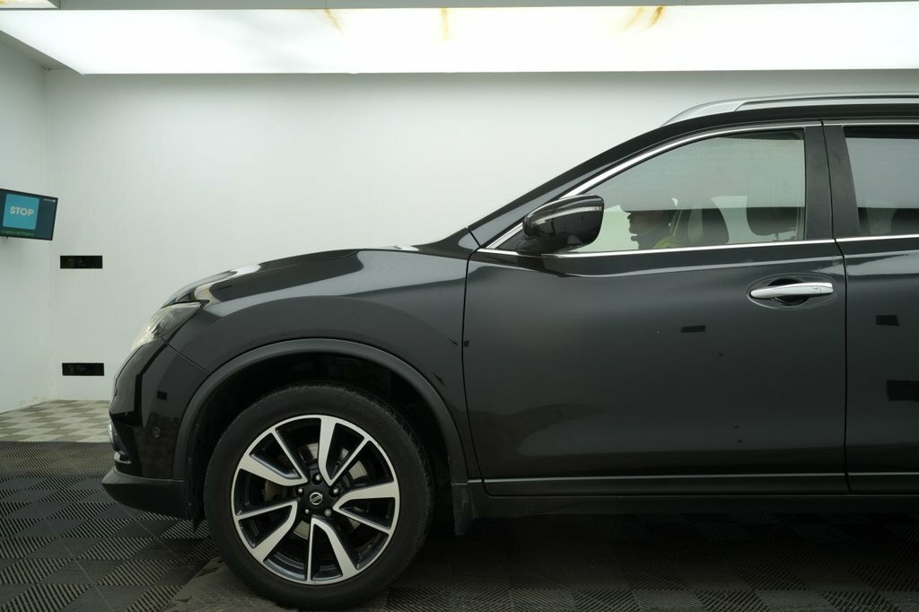 Nissan X-Trail 1.6L Tekna Black #4