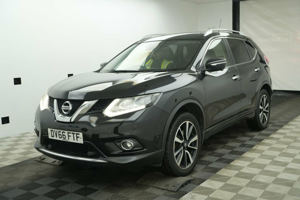 Nissan X-Trail 1.6L Tekna Black #2